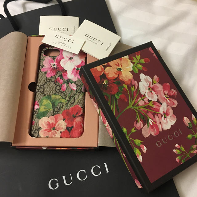 Gucci - 新品 GUCCI グッチ GGブルームス  携帯ケース iPhone 6 7 8の通販 by Tay｜グッチならラクマ