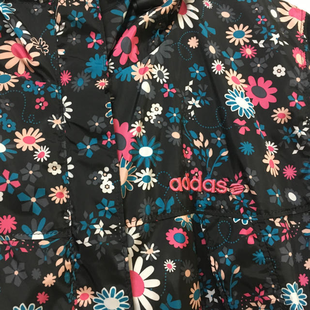 adidas(アディダス)のウィンドブレーカー レディースのジャケット/アウター(その他)の商品写真