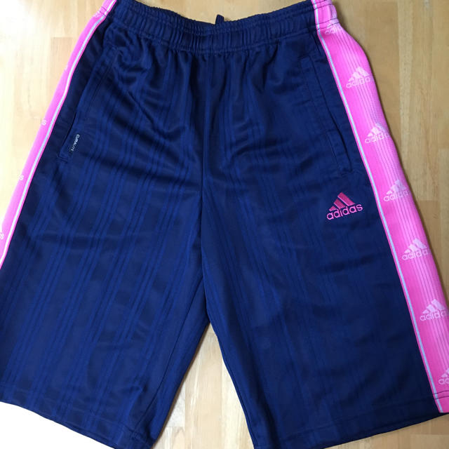 adidas(アディダス)の☆ 【 新品 】アディダス ハーフパンツ 160cm キッズ/ベビー/マタニティのキッズ服男の子用(90cm~)(パンツ/スパッツ)の商品写真