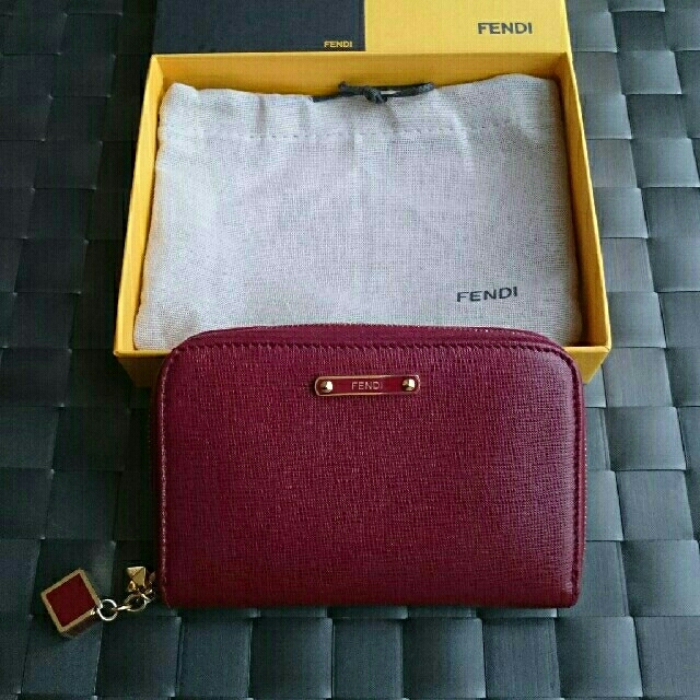 FENDI(フェンディ)のFENDI☆コンパクト財布 レディースのファッション小物(財布)の商品写真