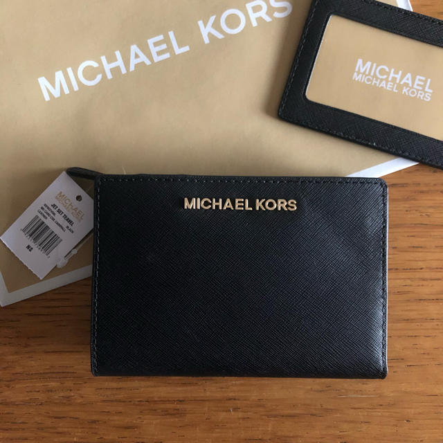 【sale】 michael kors 新品 財布&カードケース セット 黒