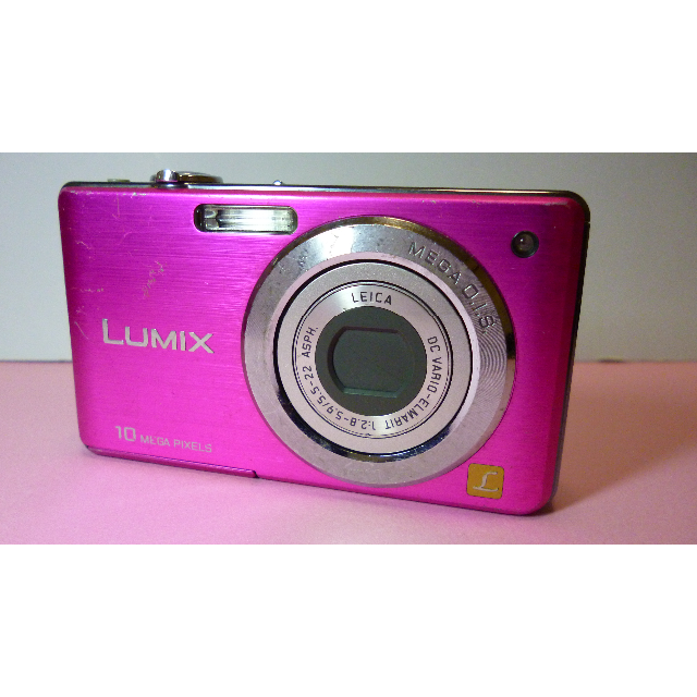 Panasonic(パナソニック)の人気のPanasonic LUMIX DMC-FS7 スマホ/家電/カメラのカメラ(コンパクトデジタルカメラ)の商品写真