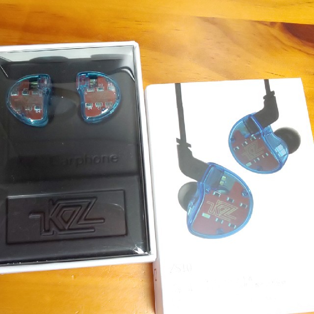 KZ ZS10 スマホ/家電/カメラのオーディオ機器(ヘッドフォン/イヤフォン)の商品写真