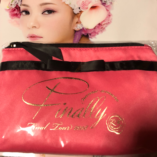 安室奈美恵 Finallyツアーグッズ ポーチ♪ エンタメ/ホビーのタレントグッズ(アイドルグッズ)の商品写真