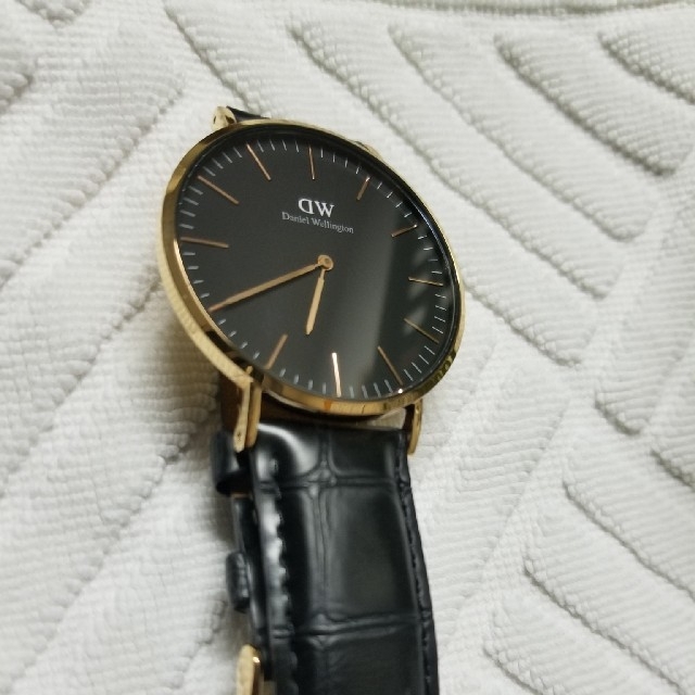 Daniel Wellington(ダニエルウェリントン)のdaniel wellington 腕時計　ダニエル・ウェリントン　　型押し メンズの時計(腕時計(アナログ))の商品写真