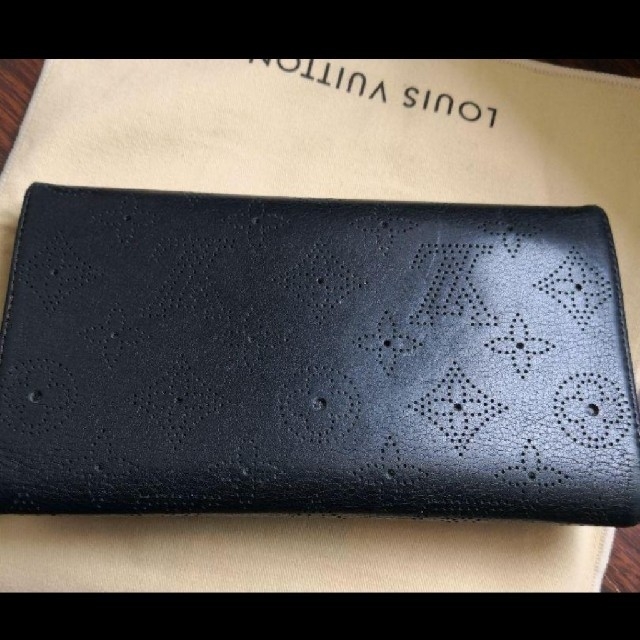 LOUIS VUITTON(ルイヴィトン)の ルイヴィトン　マヒナ財布 レディースのファッション小物(財布)の商品写真