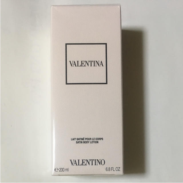 VALENTINO(ヴァレンティノ)のみっちゃん様専用 VALENTINO VALENTINA BODY LOTION コスメ/美容のボディケア(ボディローション/ミルク)の商品写真