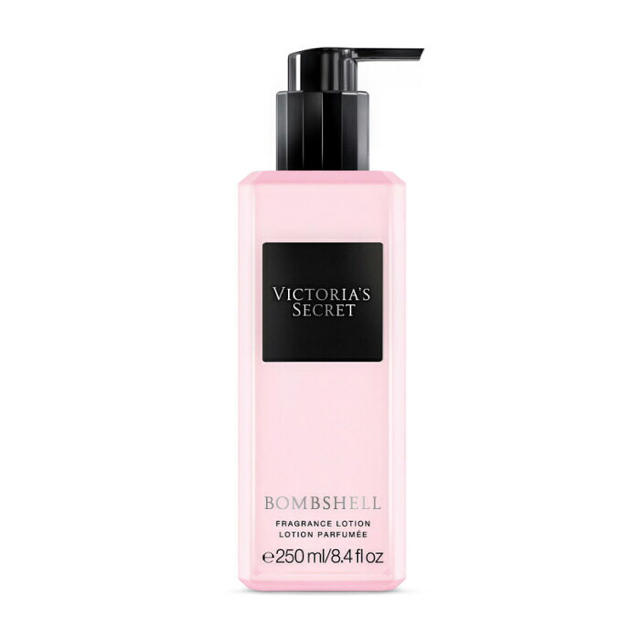 Victoria's Secret(ヴィクトリアズシークレット)の新品 VICTORIA'S SECRET BOMBSHELL LOTION コスメ/美容のボディケア(ボディローション/ミルク)の商品写真