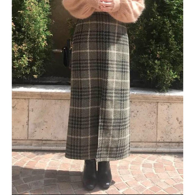who's who Chico(フーズフーチコ)のチェックロングタイトスカート カーキ タグ付き新品 レディースのスカート(ロングスカート)の商品写真