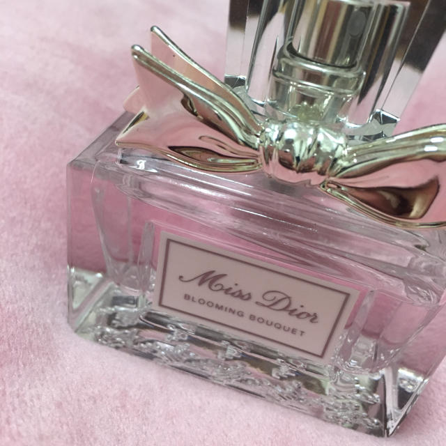 Dior(ディオール)のらら様専用ページ︎☺︎ Miss Dior オードゥトワレ コスメ/美容の香水(香水(女性用))の商品写真