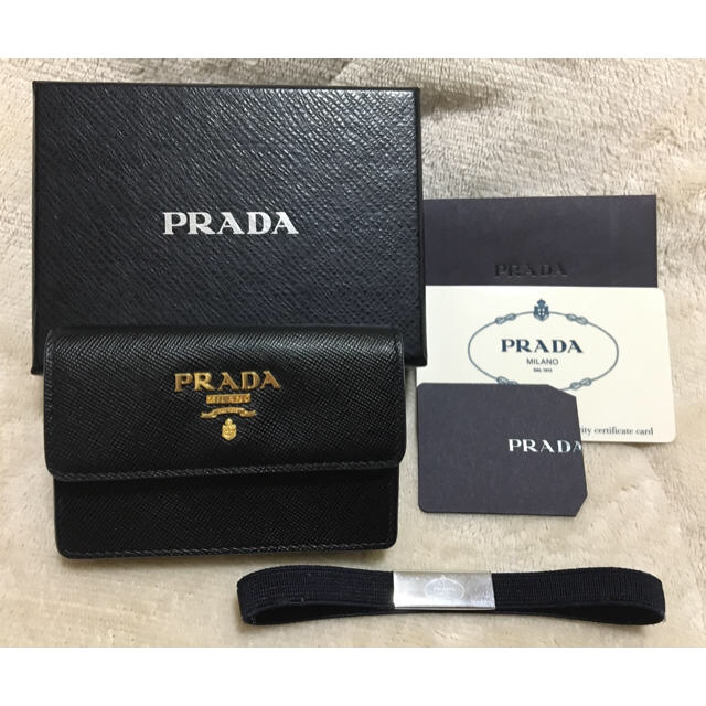 PRADA(プラダ)の【美品】PRADA カードケース サフィアーノレザー カード入れ 黒 男性 女性 レディースのファッション小物(名刺入れ/定期入れ)の商品写真