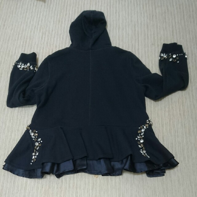 ビジュー ペプラムスエットパーカー 新品 レディースのトップス(パーカー)の商品写真