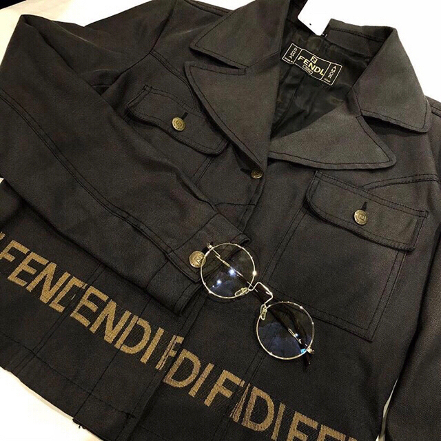 FENDI(フェンディ)のFENDI ジャケット レディースのジャケット/アウター(テーラードジャケット)の商品写真
