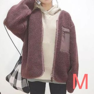 ユニクロ(UNIQLO)のUNIQLO U ボア フリースカーディガン ブラウン M(ノーカラージャケット)