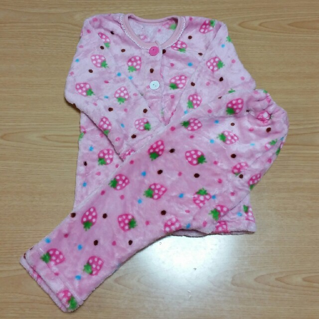 yoppy様専用★もこもこ　起毛　パジャマ　90　 キッズ/ベビー/マタニティのキッズ服女の子用(90cm~)(パジャマ)の商品写真