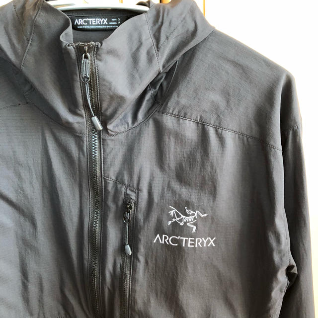 ARC'TERYX(アークテリクス)の国内正規品！アークテリクス スコーミッシュフーディ メンズのジャケット/アウター(マウンテンパーカー)の商品写真