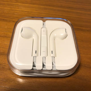 アップル(Apple)のiphone用イヤフォン(ヘッドフォン/イヤフォン)