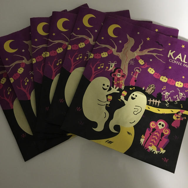 KALDI(カルディ)のカルディ ハロウィーン限定紙袋 6枚 レディースのバッグ(ショップ袋)の商品写真