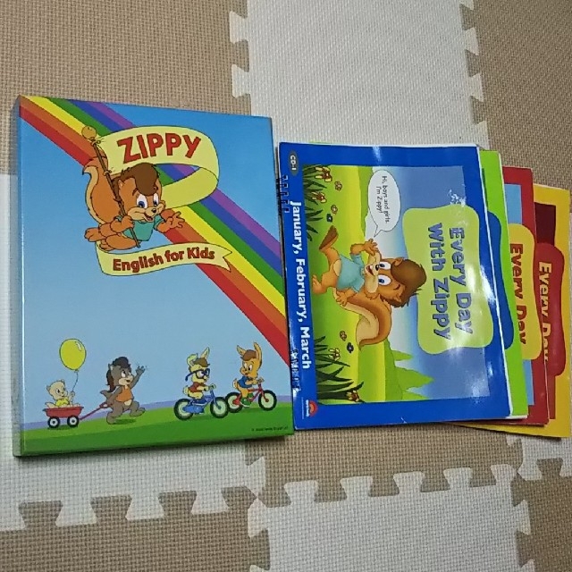 Disney - ☆DWE☆ Everyday with Zippy カレンダー&専用ケースの通販
