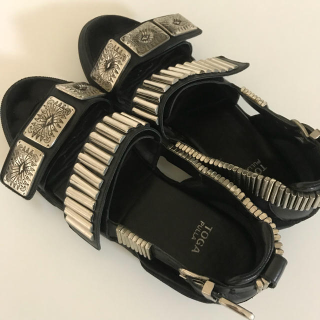 A4等級以上 TOGA メタルサンダル メンズ - サンダル