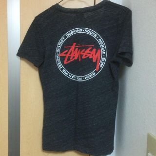 ステューシー(STUSSY)のVネックTシャツ(Tシャツ(半袖/袖なし))