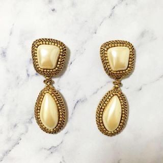 アッシュペーフランス(H.P.FRANCE)のVintage ＊ gold pearl gorgeous earring(イヤリング)