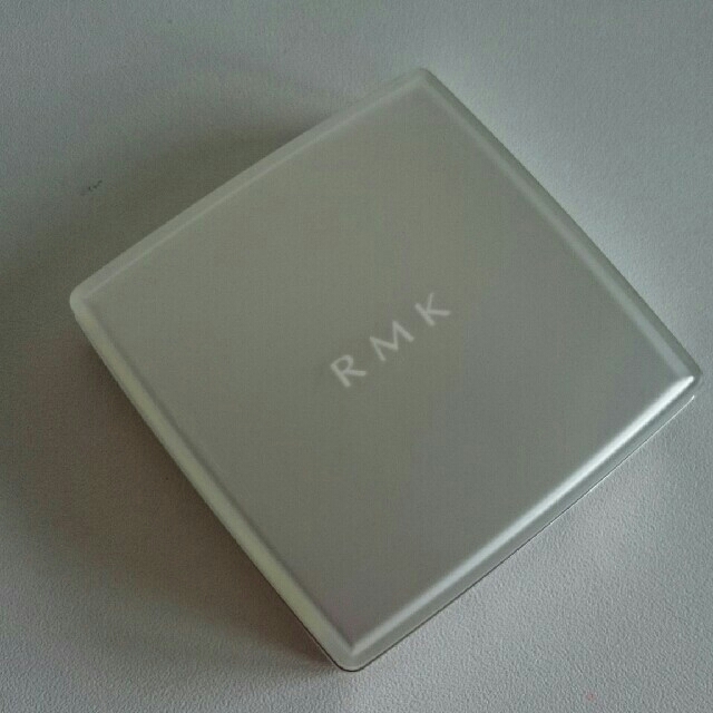 RMK(アールエムケー)のRMK プレストパウダーコンパクトのみ コスメ/美容のベースメイク/化粧品(その他)の商品写真
