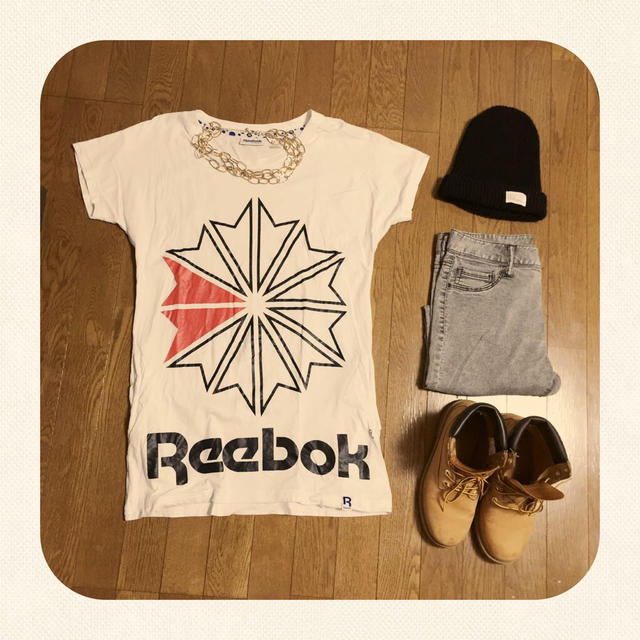 Reebok(リーボック)のReebok Tしゃつワンピ レディースのトップス(Tシャツ(半袖/袖なし))の商品写真