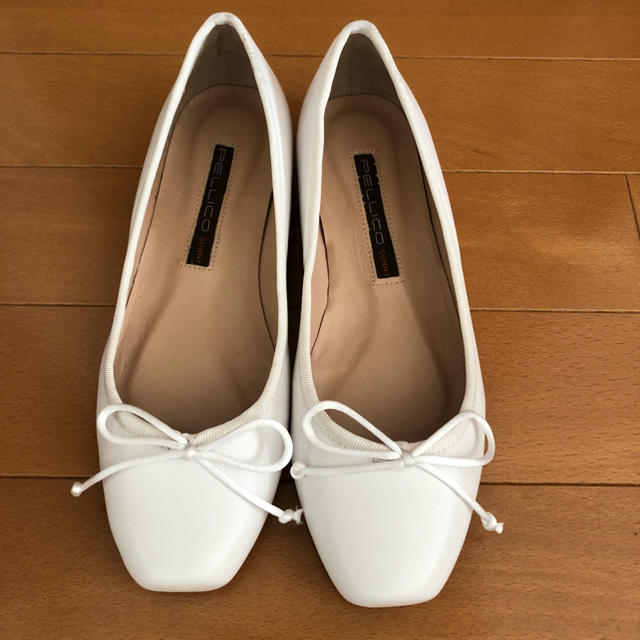 PELLICO(ペリーコ)のペリーコ☆新品ホワイト34 レディースの靴/シューズ(ハイヒール/パンプス)の商品写真