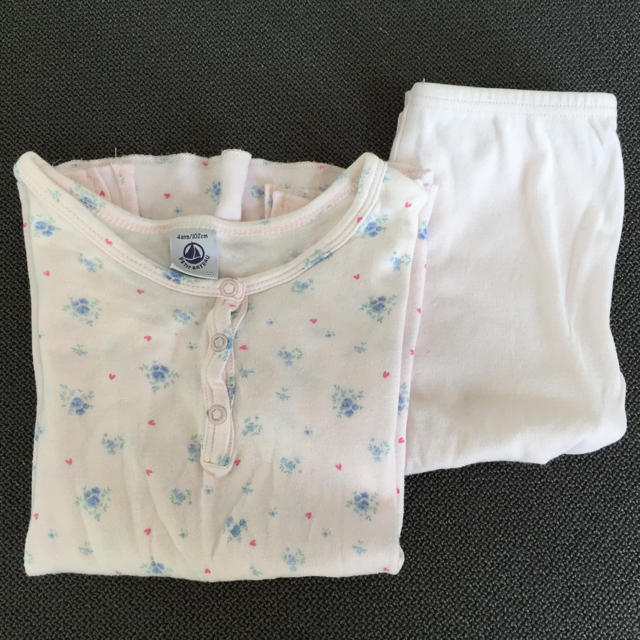 PETIT BATEAU(プチバトー)のPETIT BATEAU プチバトー パジャマ 4ans 100 110 キッズ/ベビー/マタニティのキッズ服女の子用(90cm~)(パジャマ)の商品写真