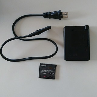 カシオ(CASIO)のCASIO EXILIM NP-60充電池と充電器 カシオ エクシリウム(コンパクトデジタルカメラ)
