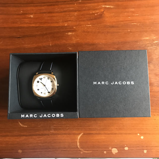 MARC JACOBS 腕時計 新品 黒 未使用