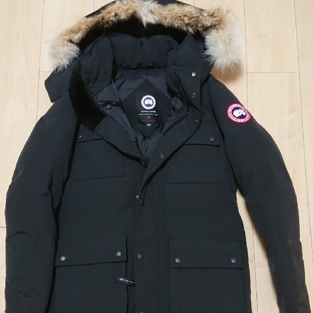 CANADA GOOSE(カナダグース)のカナダグース 黒Ｓ美品 正規代理店購入 ダウン グース パーカー メンズのジャケット/アウター(ダウンジャケット)の商品写真