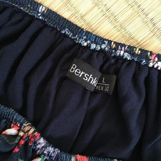 Bershka(ベルシュカ)のBershka トップス レディースのトップス(Tシャツ(半袖/袖なし))の商品写真