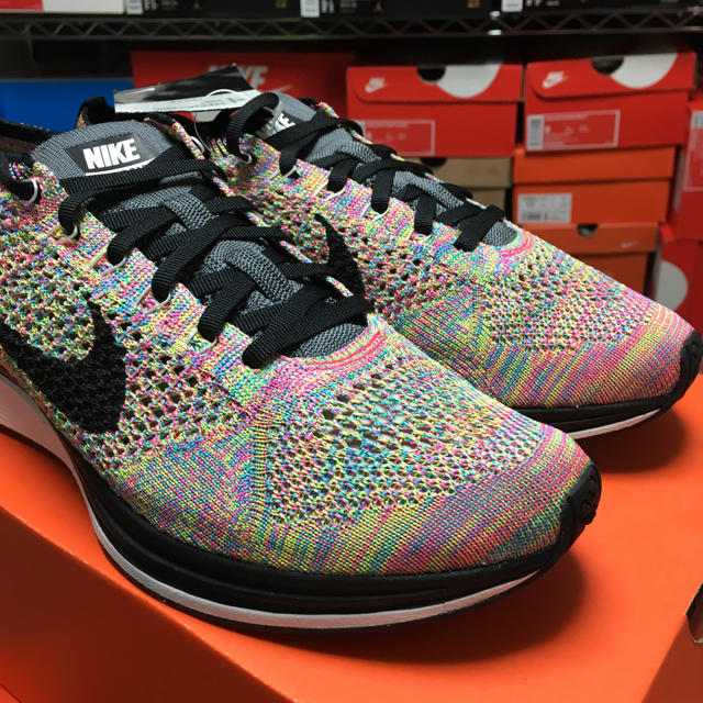 NIKE(ナイキ)のUS9 NIKE FLYKNIT RACER MULTI 27cm マルチ メンズの靴/シューズ(スニーカー)の商品写真