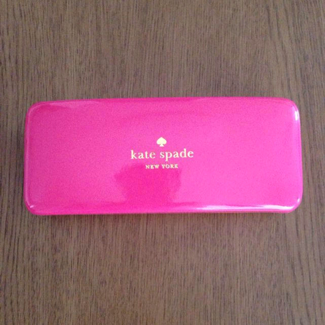 kate spade new york(ケイトスペードニューヨーク)の未使用⭐️Kate spade眼鏡ケース レディースのファッション小物(サングラス/メガネ)の商品写真