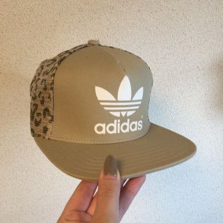 アディダス(adidas)の【adidas】ヒョウ柄キャップ(キャップ)