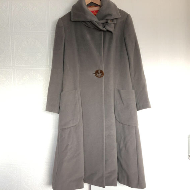Vivienne Westwood(ヴィヴィアンウエストウッド)のヴィヴィアンウエストウッド ロングコート レディースのジャケット/アウター(ロングコート)の商品写真