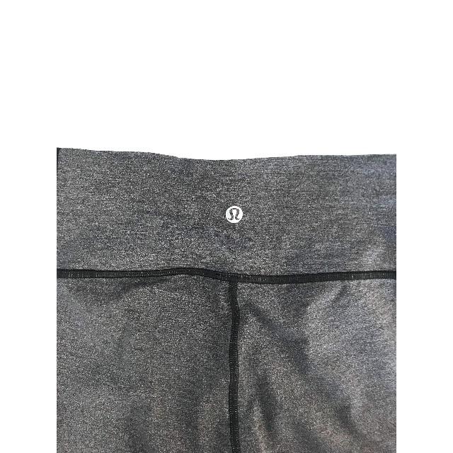 lululemon(ルルレモン)のlululemon athletica ハーフ丈レギンス スポーツ/アウトドアのトレーニング/エクササイズ(その他)の商品写真