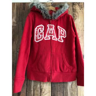 ギャップ(GAP)の未使用品 GAP 裏ボア スパンコール ロゴ ファー付 パーカー 赤 130  (ジャケット/上着)