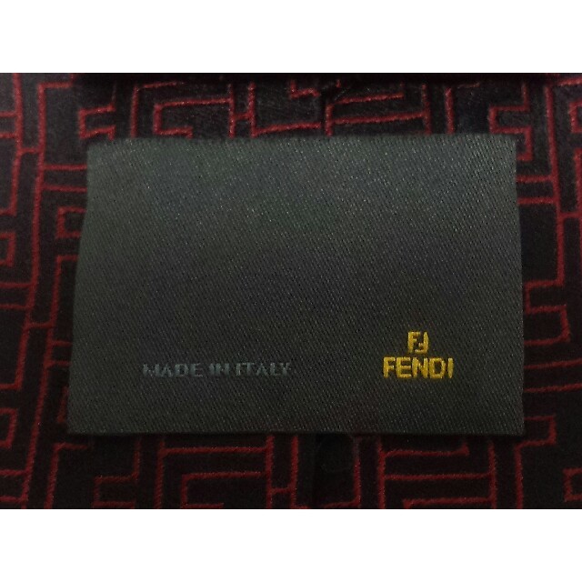FENDI(フェンディ)の【美品】FENDI フェンディ 高級ネクタイ シルク100％ イタリア製 メンズのファッション小物(ネクタイ)の商品写真