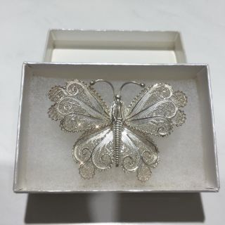 スワロフスキー(SWAROVSKI)の蝶々モチーフ シルバーブローチ(ブローチ/コサージュ)