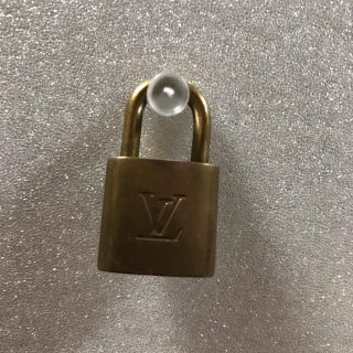 ルイヴィトン(LOUIS VUITTON)のルイ・ヴィトン   南京錠 (鍵無し)(キーホルダー)