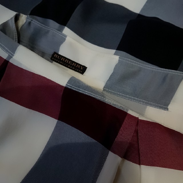 BURBERRY(バーバリー)のBURBERRY ESTABLISHED 1856♥スカート レディースのスカート(ひざ丈スカート)の商品写真