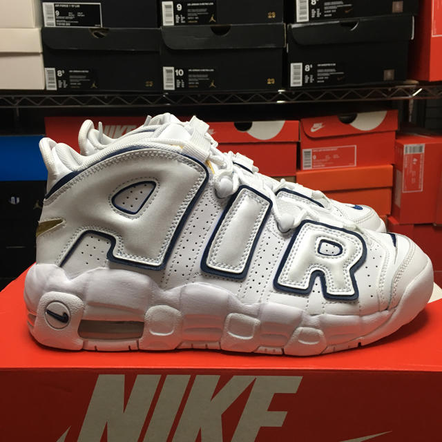 NIKE - 日本未発売 NIKE AIR MORE UPTEMPO GS モアテン 白 金の通販 by