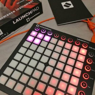 Novation Launchpad MK2(MIDIコントローラー)