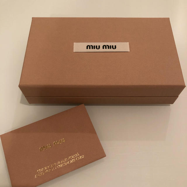 miumiu(ミュウミュウ)のミュウミュウiPhone6/6S/7/8ケース スマホ/家電/カメラのスマホアクセサリー(iPhoneケース)の商品写真