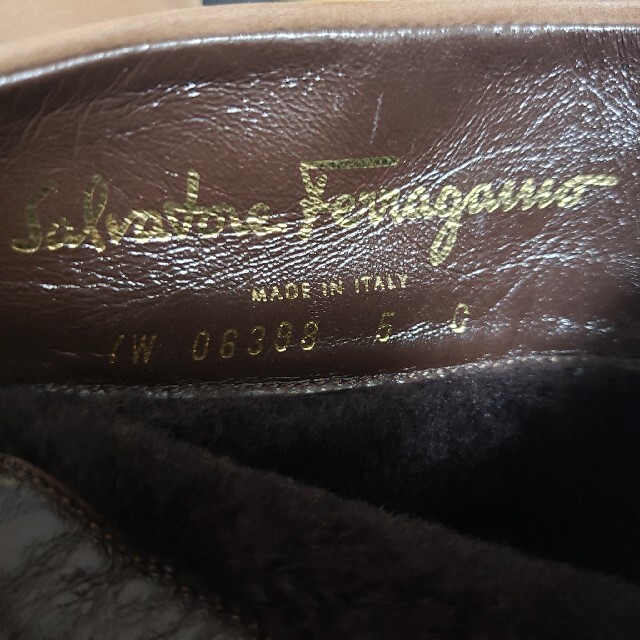 Salvatore Ferragamo(サルヴァトーレフェラガモ)の最終値下げ！フェラガモ★ブーツ レディースの靴/シューズ(ブーツ)の商品写真