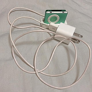 アップル(Apple)のiPod shuffle 2GB + 充電器(ポータブルプレーヤー)