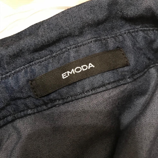 EMODA(エモダ)のEMODA トップデニムシャツ エモダ レディースのトップス(シャツ/ブラウス(長袖/七分))の商品写真